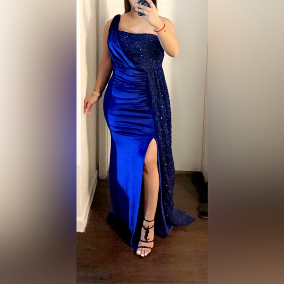 Prom dress - Picture 2 of 2